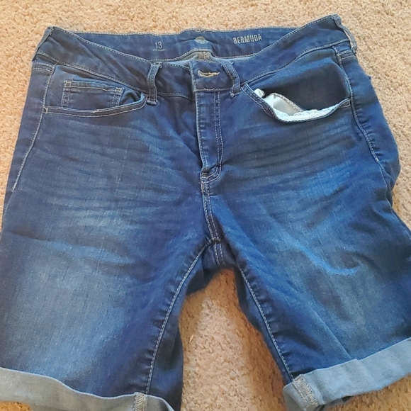 Bermuda  shorts size 13 - Picture 1 of 2
